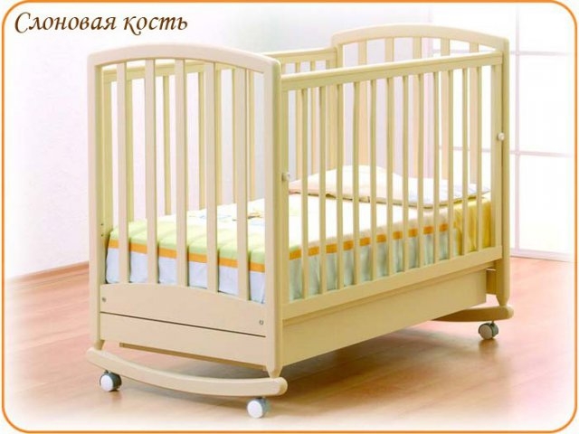 

Кроватка Gandylyan, Дашенька колесо/качалка слоновая кость