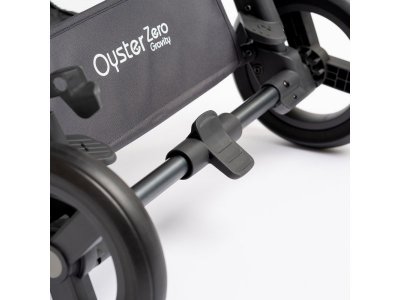 Прогулочная коляска книжка Oyster Zero Gravity с накидкой на ножки и дождевиком 1-00353948_12