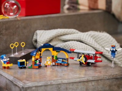 Конструктор LEGO Sonic the Hedgehog Мастерская Тейлза и Самолет Торнадо 76991 1-00440010_11