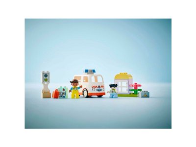 Конструктор LEGO Duplo Скорая помощь и водитель 10447 1-00448213_6