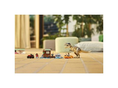 Конструктор LEGO Jurassic World Побег от Ти-Рекса по реке 76975 1-00465031_2